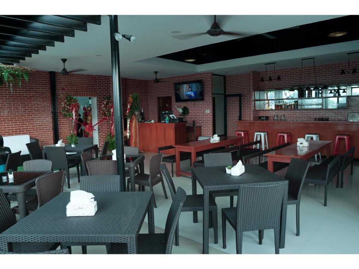 M28 Hotel And Apartments Quezon City Exterior foto